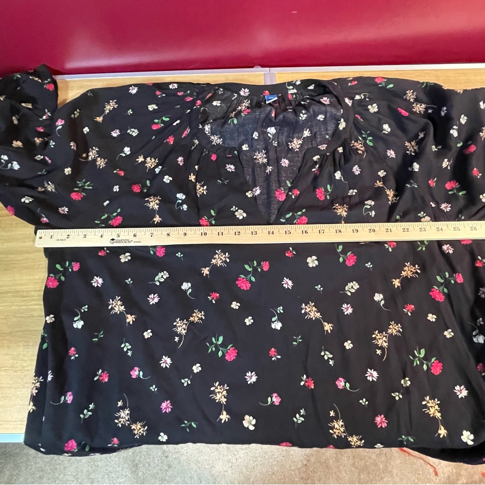 Old Navy Black Floral Top - Picture 4 of 6